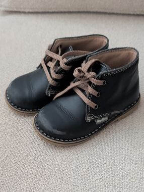 Angulus Kids Navy Leather Ankle Boots with Tan Laces Size 23